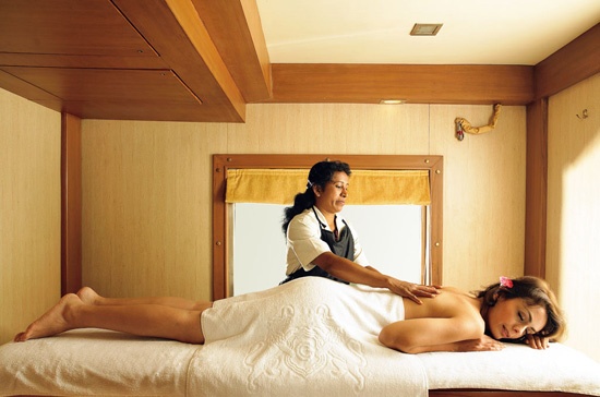 golden chariot booking